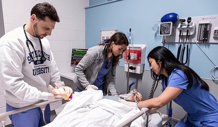 Physician Assistant Students Practicing in the Simulation Center at SEU